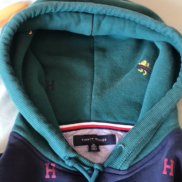 Rare Tommy Hilfiger All-Over Lion Crest Print Hoodie, Size XS - Picture 15 of 15